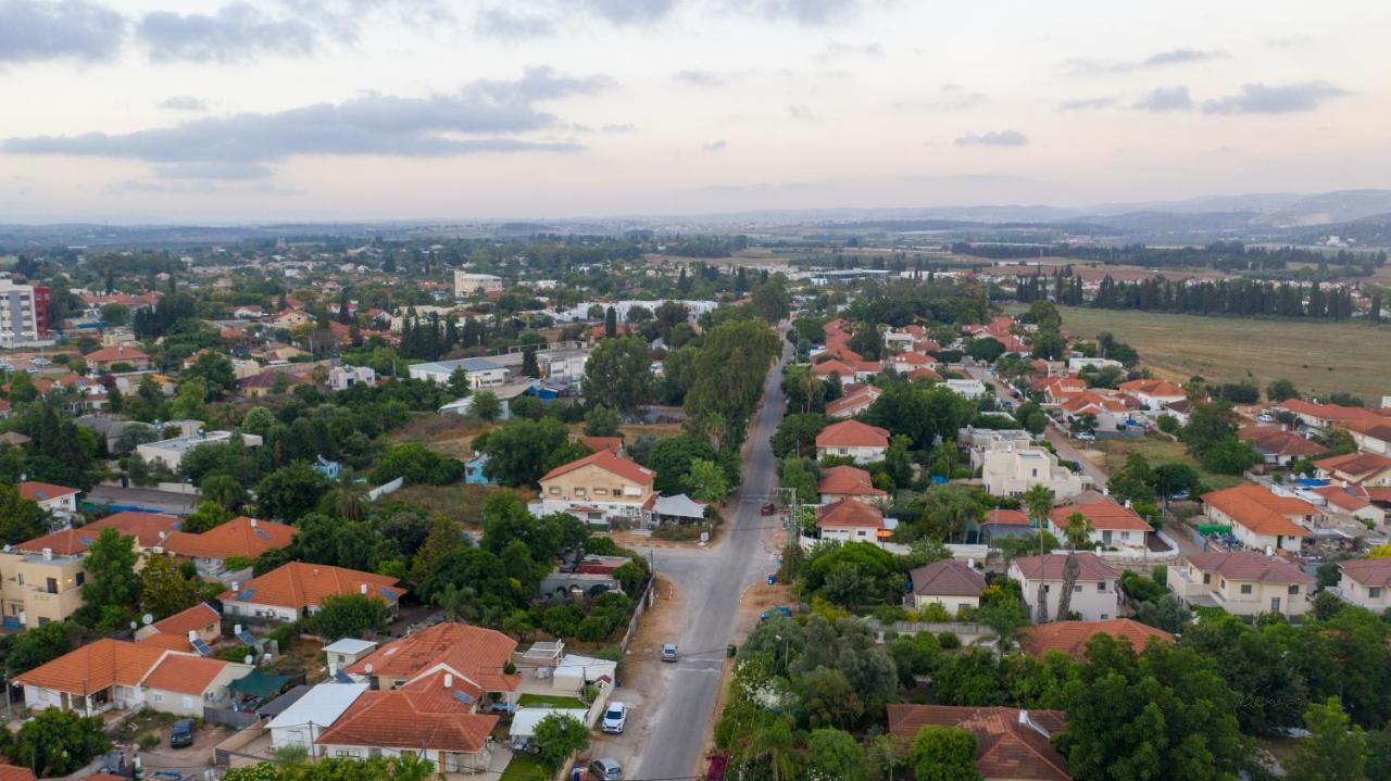 צימר רומנטי ואיכותי בפרדס חנה La Baita Exterior photo